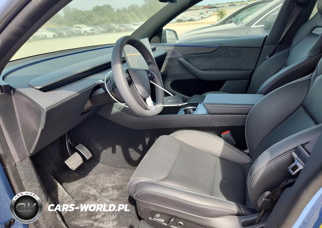 2026 Tesla Model Y VIN:7SAYGDET8TA711816 - 7