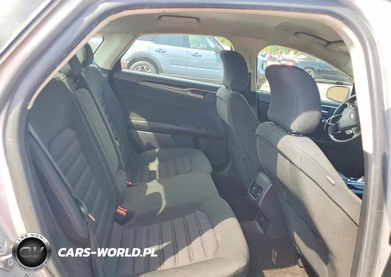 2019 Ford Fusion Se VIN:3FA6P0LU0KR242168 - 10