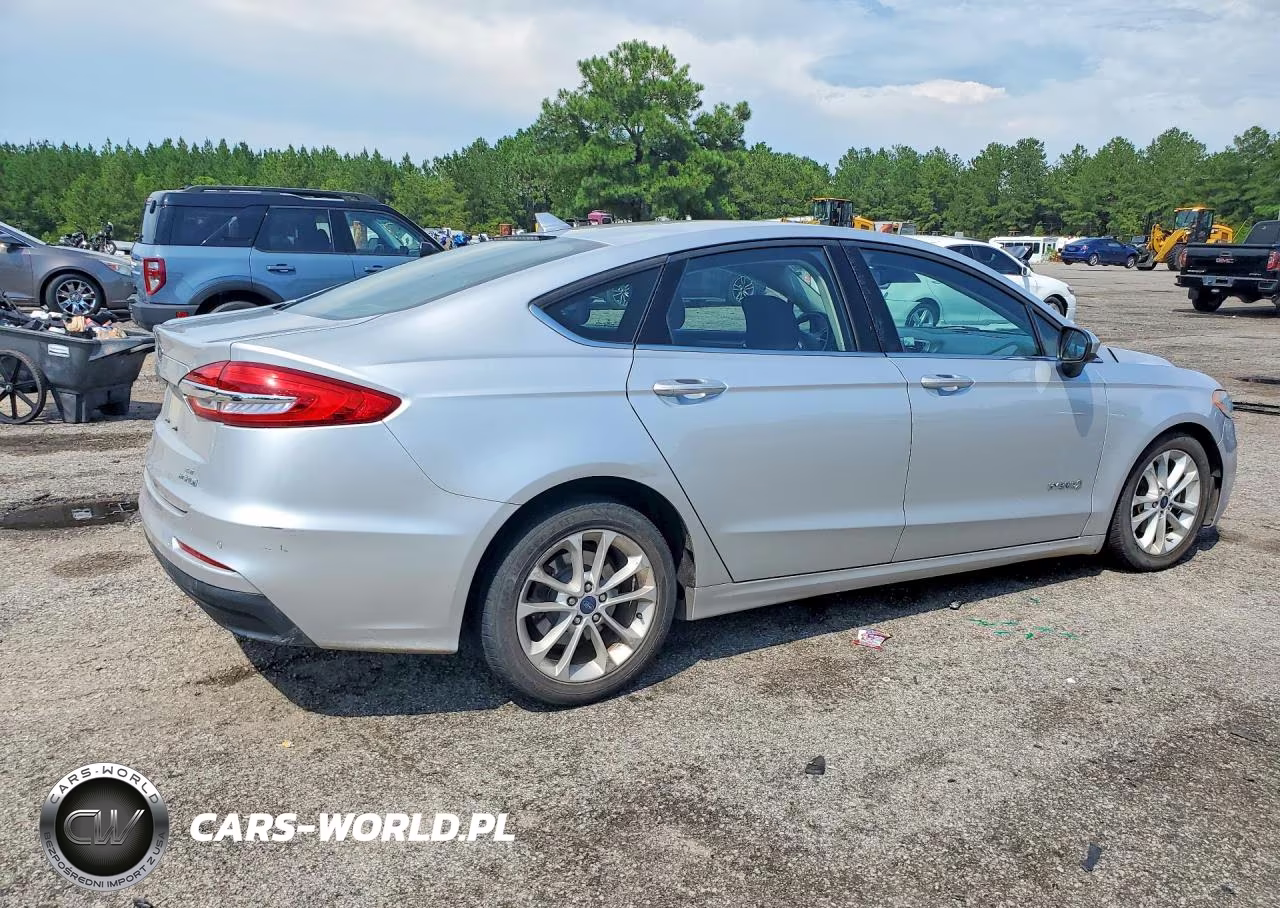 2019 Ford Fusion Se VIN:3FA6P0LU0KR242168 - 3