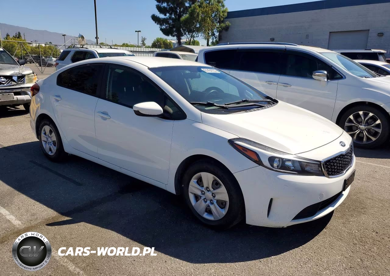 2017 Kia Forte Lx VIN:3KPFK4A7XHE121032 - 4