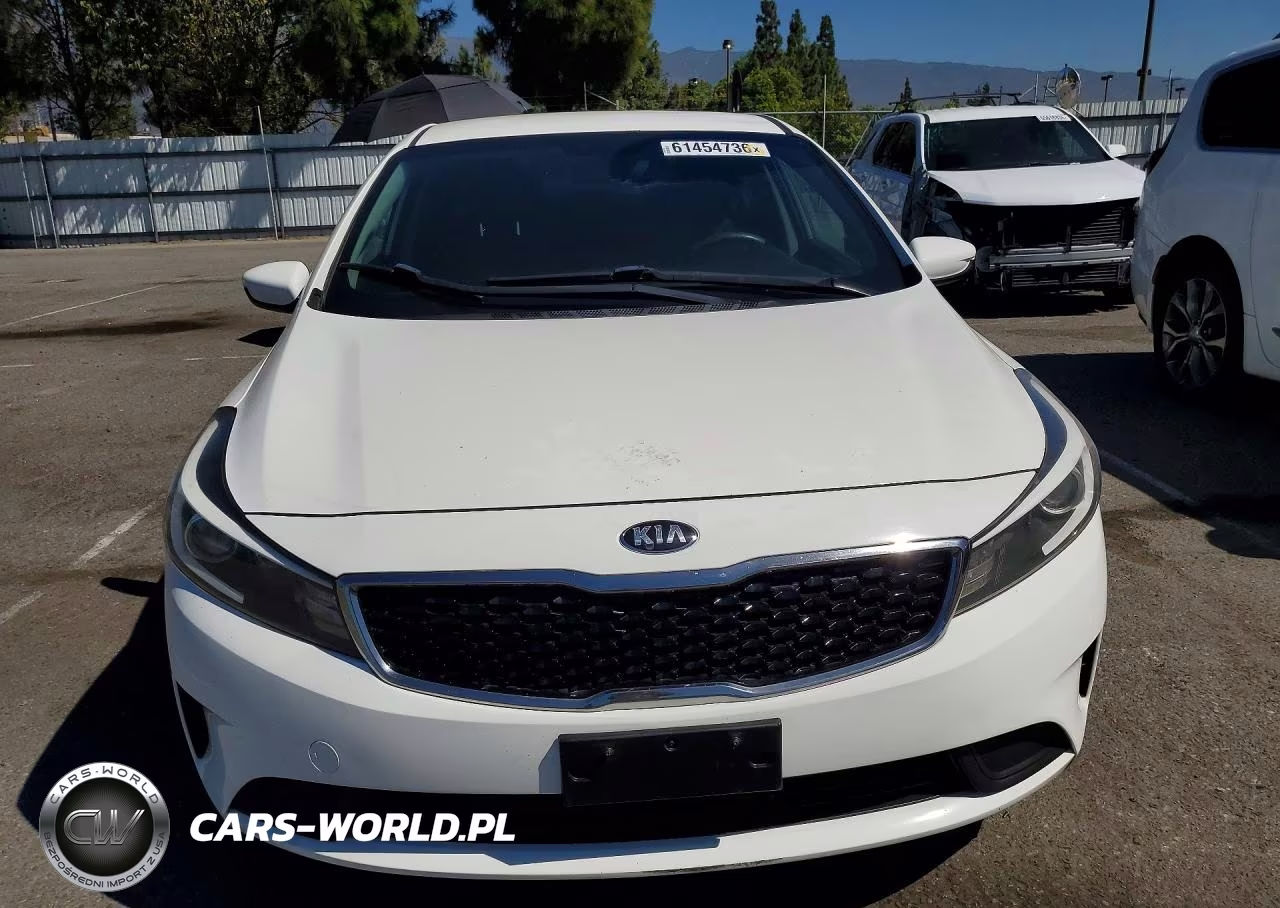 2017 Kia Forte Lx VIN:3KPFK4A7XHE121032 - 5