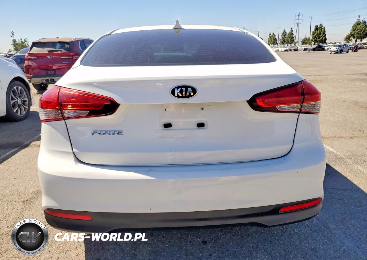 2017 Kia Forte Lx VIN:3KPFK4A7XHE121032 - 6