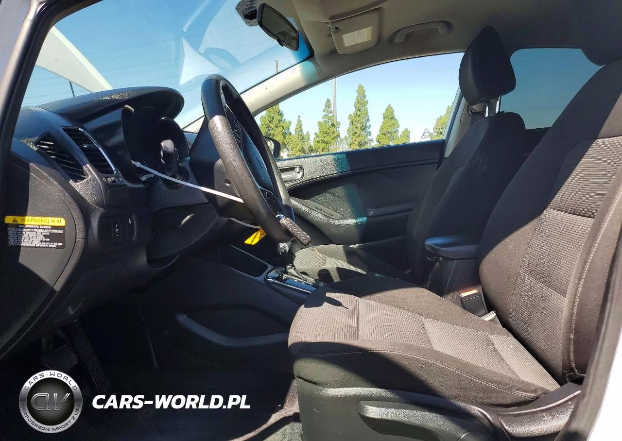 2017 Kia Forte Lx VIN:3KPFK4A7XHE121032 - 7