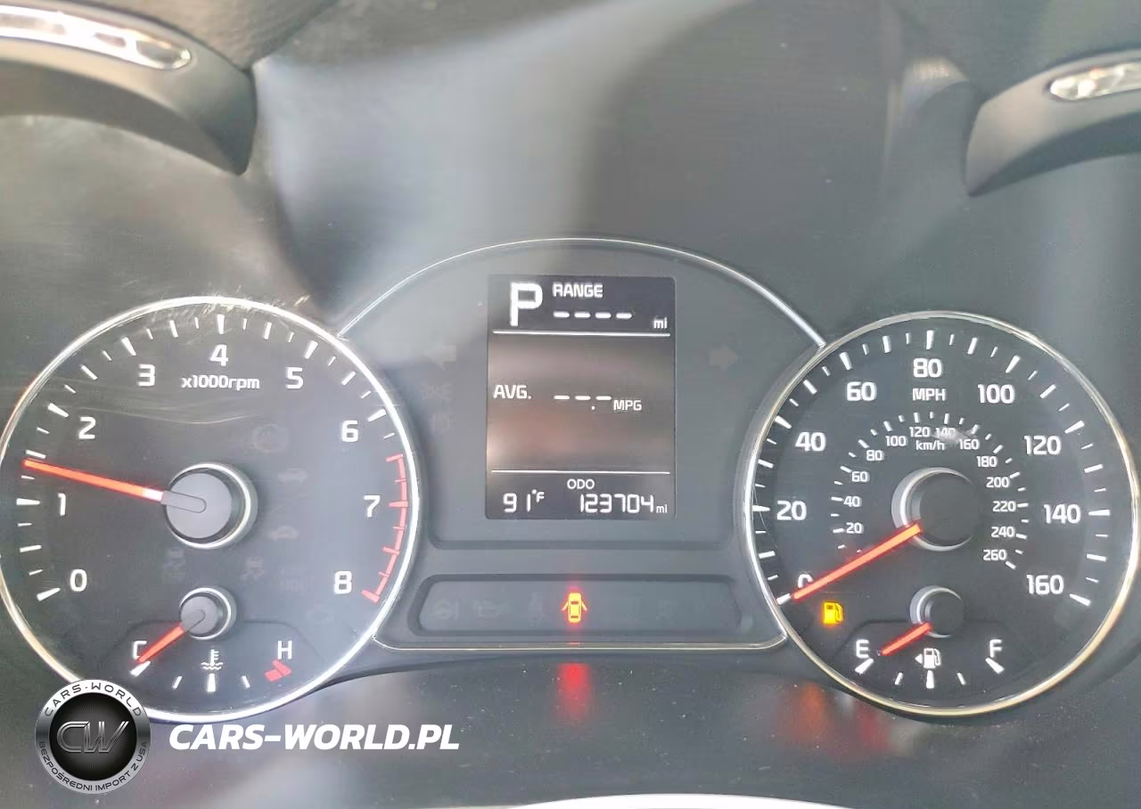 2017 Kia Forte Lx VIN:3KPFK4A7XHE121032 - 9