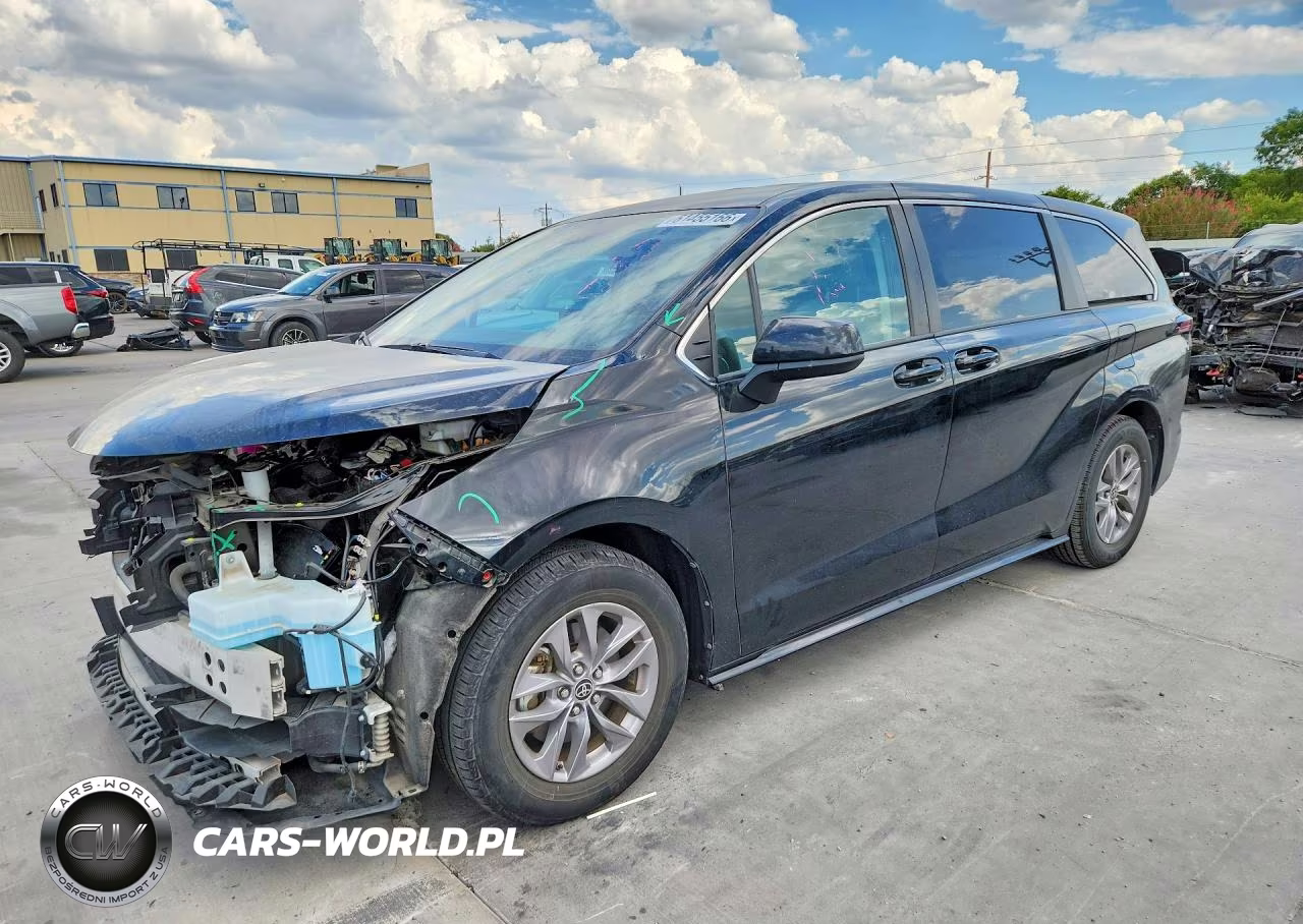2022 Toyota Sienna Le – zdjęcie 1 z 14