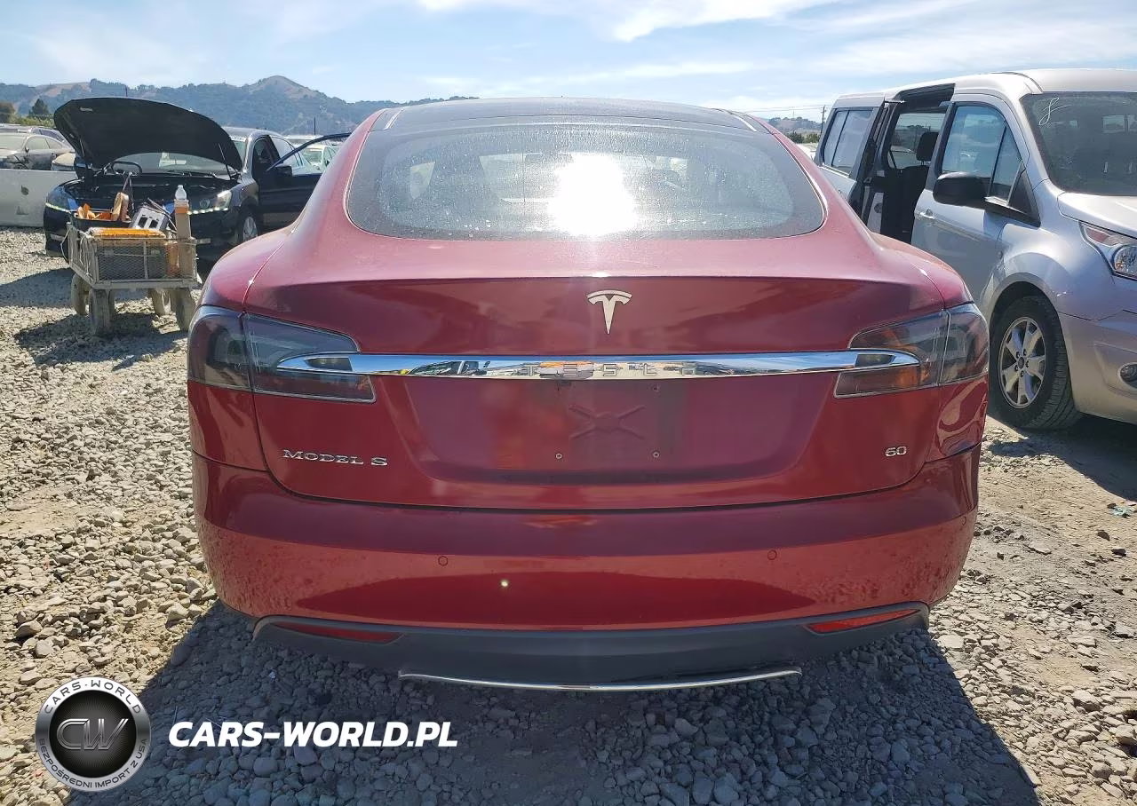 2014 Tesla Model S VIN:5YJSA1S12EFP57282 - 6