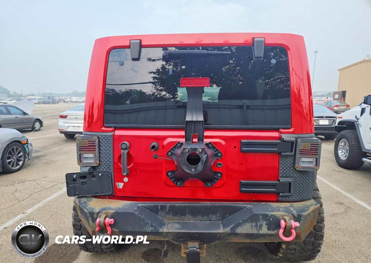 2014 Jeep Wrangler Unlimited Sahara VIN:1C4BJWEG0EL128355 - 6