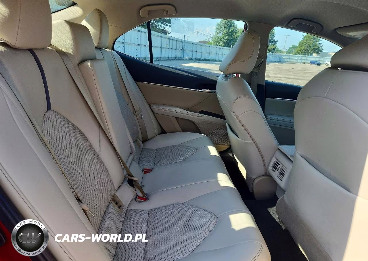 2021 Toyota Camry Xle VIN:4T1F31AK7MU547266 - 10