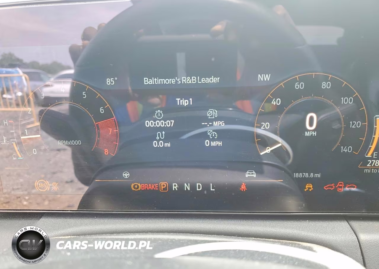 2025 Ford Mustang VIN:1FAGP8UH6S5118624 - 9