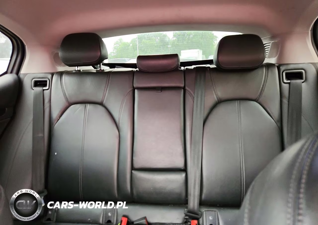 2018 Alfa Romeo Stelvio VIN:ZASFAKANXJ7B76745 - 10