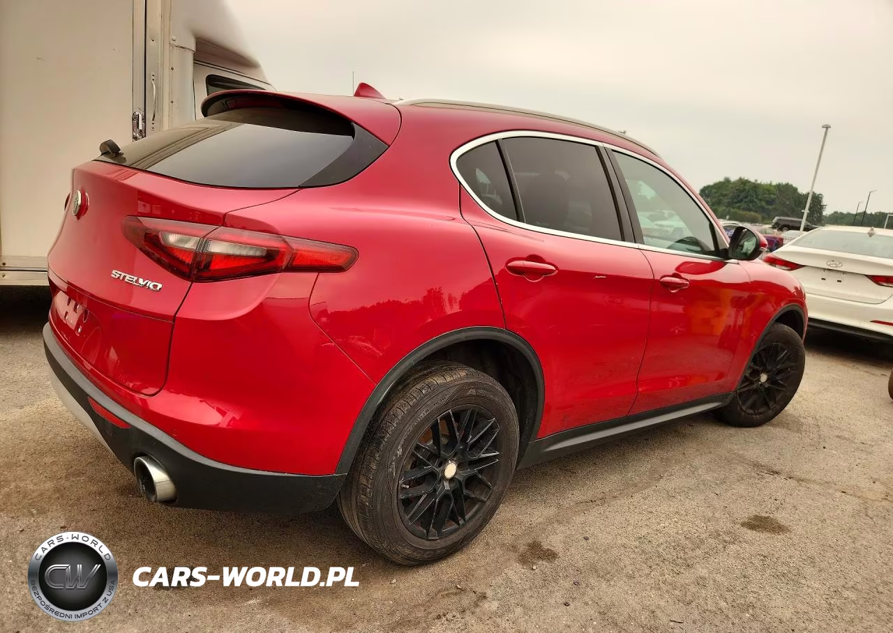 2018 Alfa Romeo Stelvio VIN:ZASFAKANXJ7B76745 - 3
