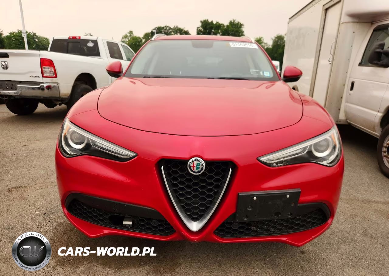 2018 Alfa Romeo Stelvio VIN:ZASFAKANXJ7B76745 - 5