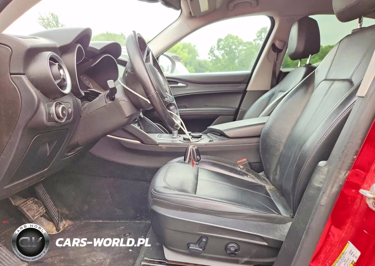 2018 Alfa Romeo Stelvio VIN:ZASFAKANXJ7B76745 - 7