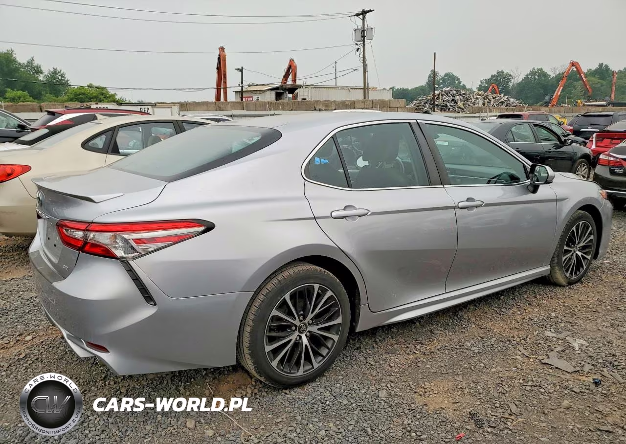 2018 Toyota Camry Se VIN:4T1B11HK9JU677510 - 3