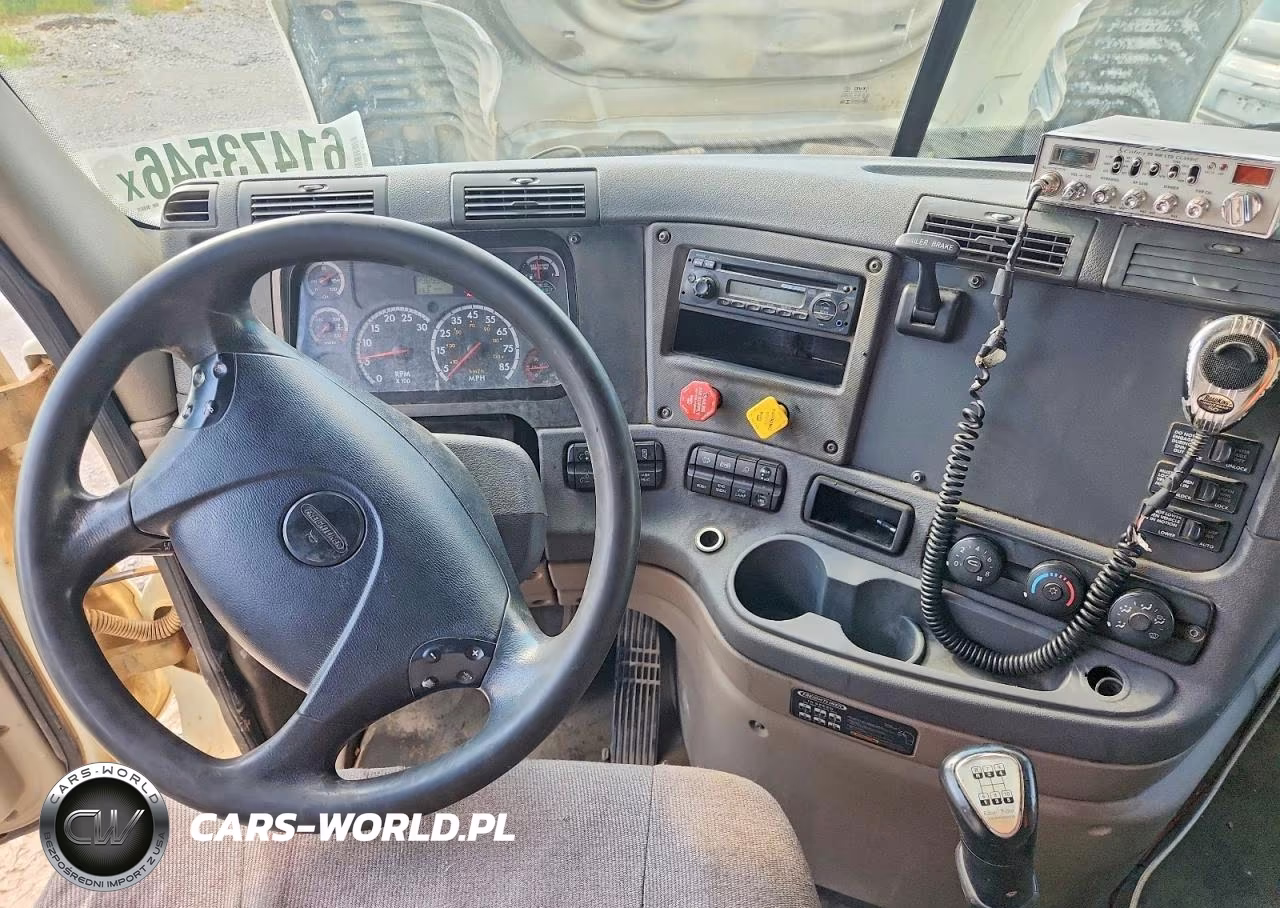 2013 Freightliner Cascadia Dump Truck VIN:1FUJGEDV1DSBU6075 - 8