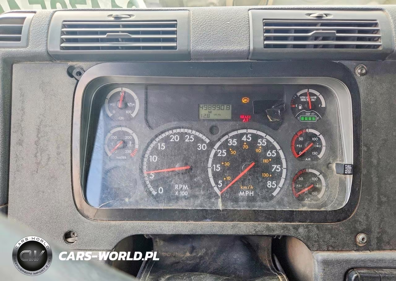 2013 Freightliner Cascadia Dump Truck VIN:1FUJGEDV1DSBU6075 - 9