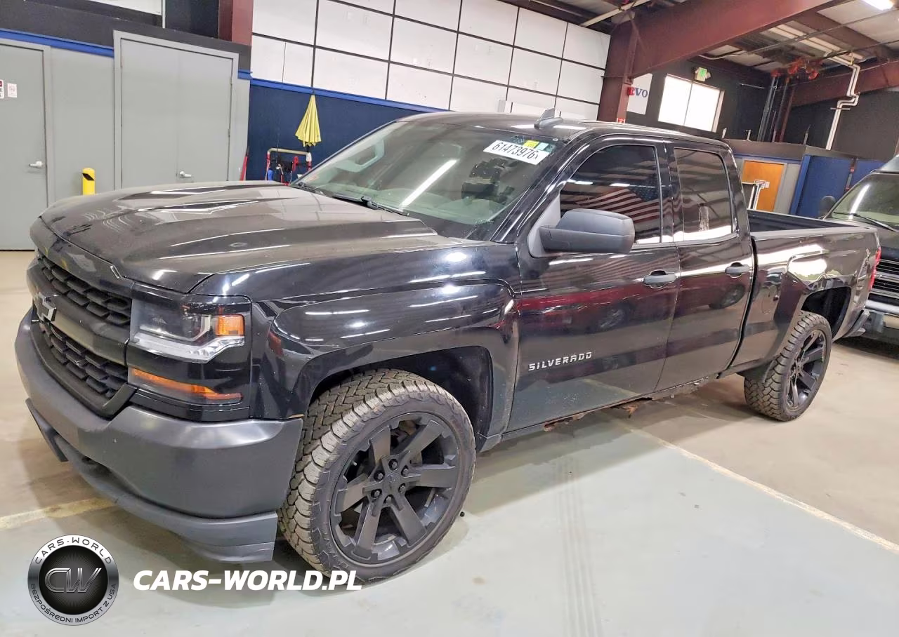 2017 Chevrolet Silverado – zdjęcie 1 z 12