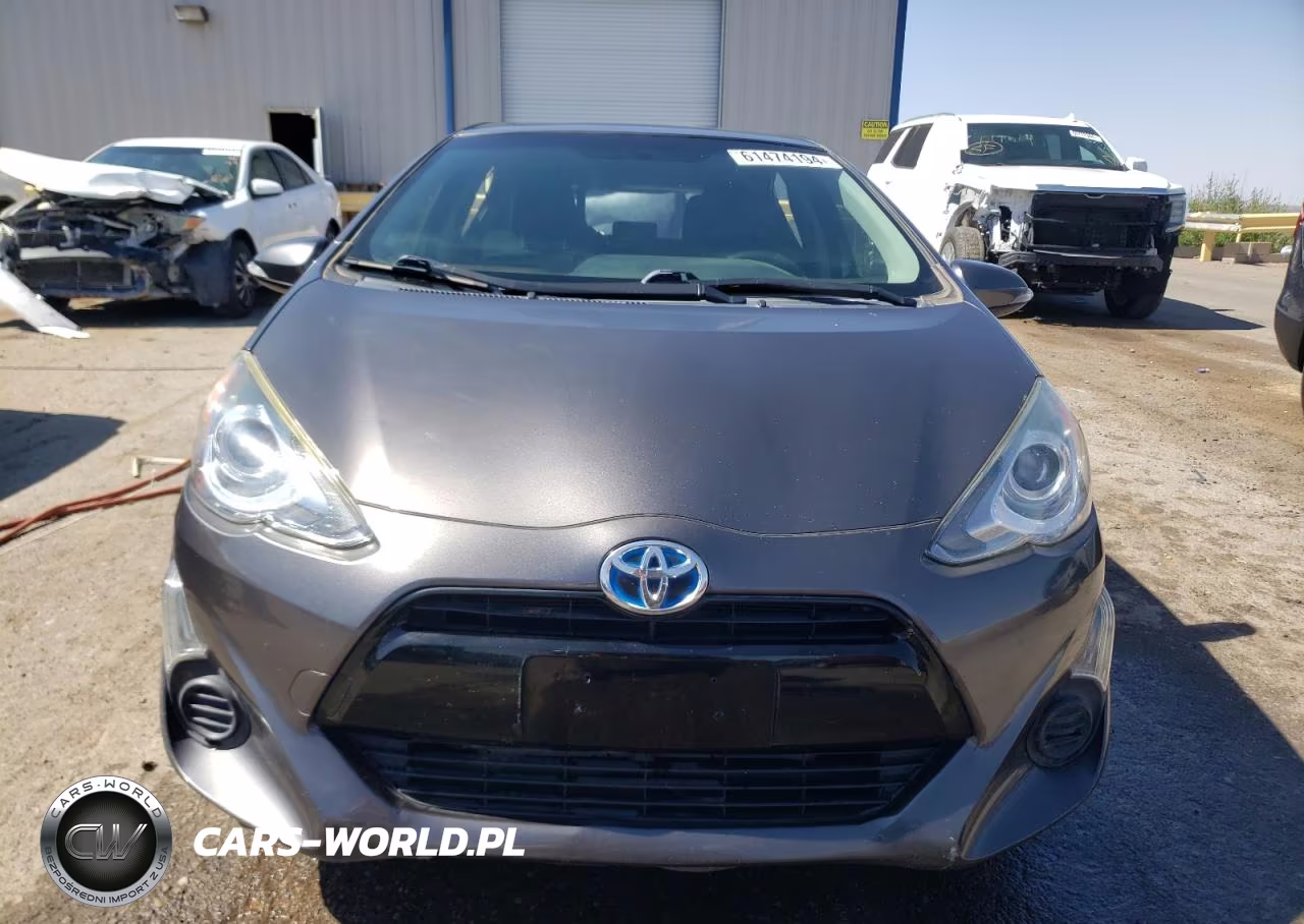 2015 Toyota Prius C Two VIN:JTDKDTB31F1101671 - 5