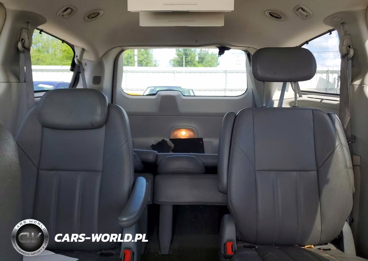 2008 Chrysler Town & Country Touring VIN:2A8HR54P48R803434 - 10