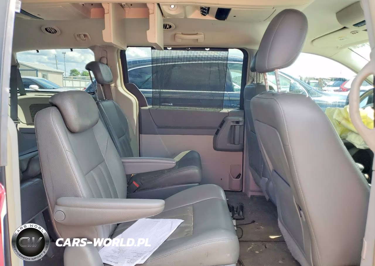 2008 Chrysler Town & Country Touring VIN:2A8HR54P48R803434 - 11