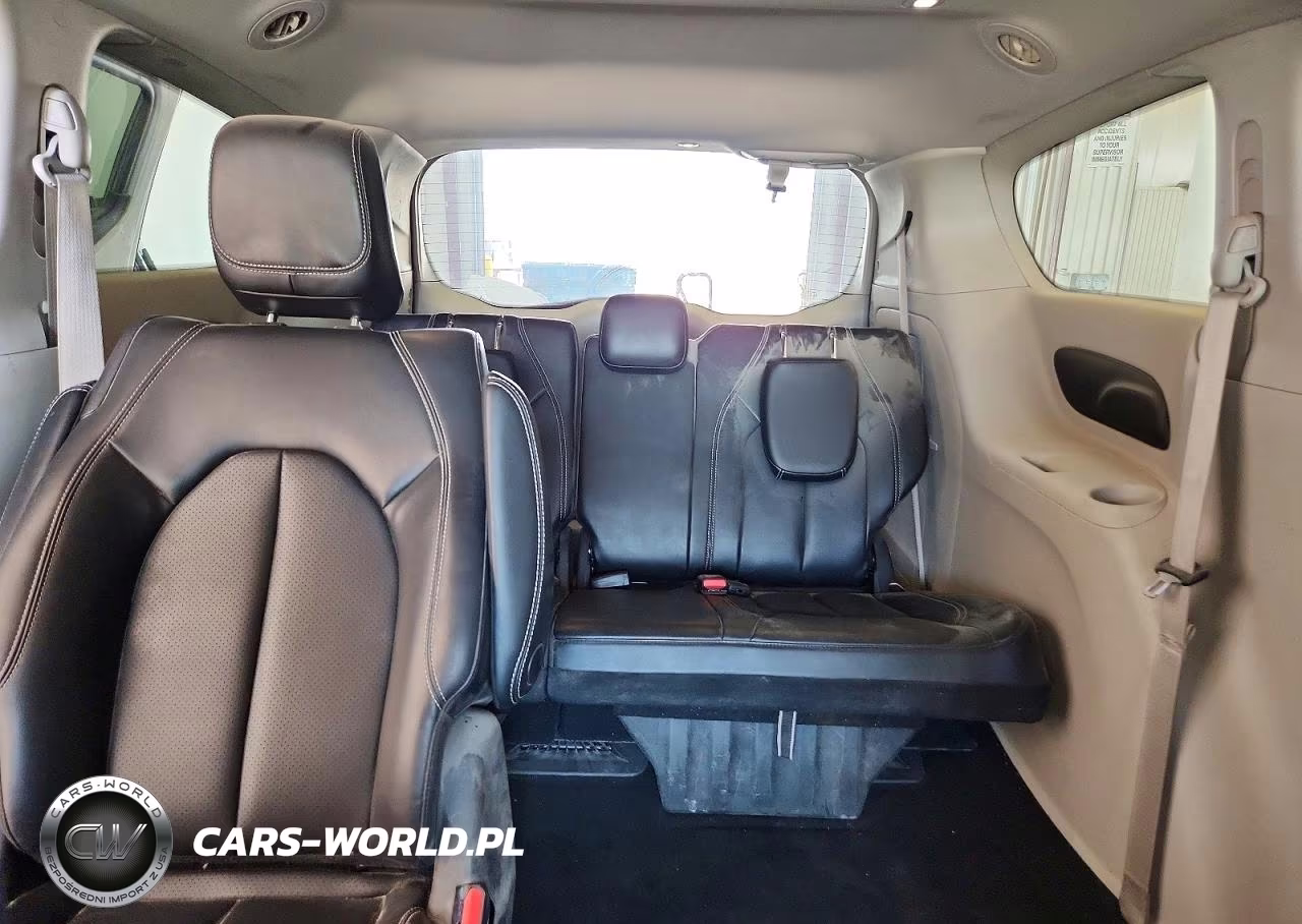 2023 CHRYSLER PACIFICA HYBRID TOURING L VIN:2C4RC1L75PR611607 - 10