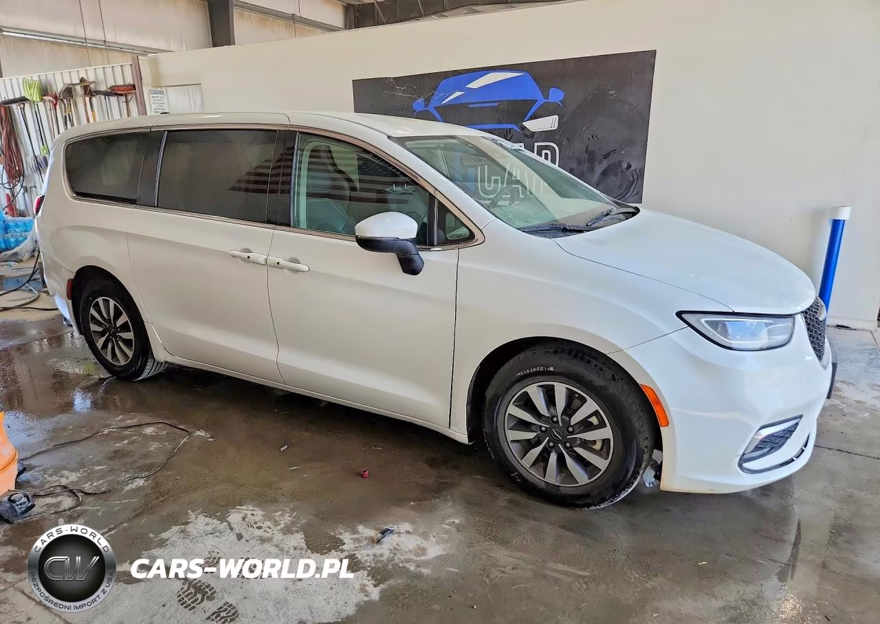 2023 CHRYSLER PACIFICA HYBRID TOURING L VIN:2C4RC1L75PR611607 - 4