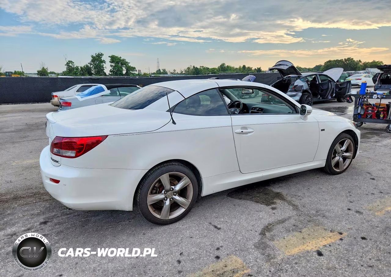 2015 Lexus Is 250 VIN:JTHFF2C29F2532084 - 3