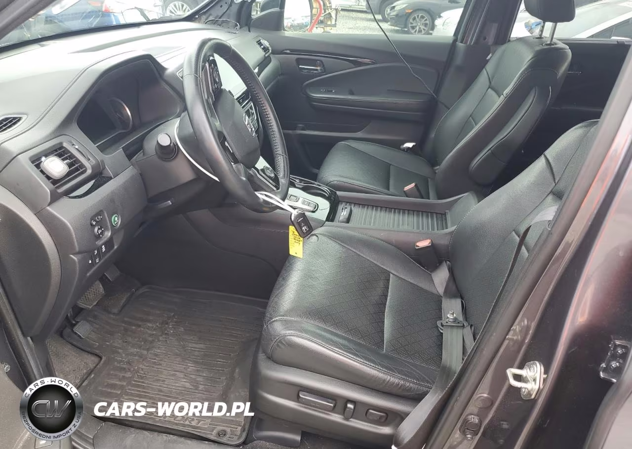 2019 Honda Passport Touring VIN:5FNYF7H92KB001488 - 7