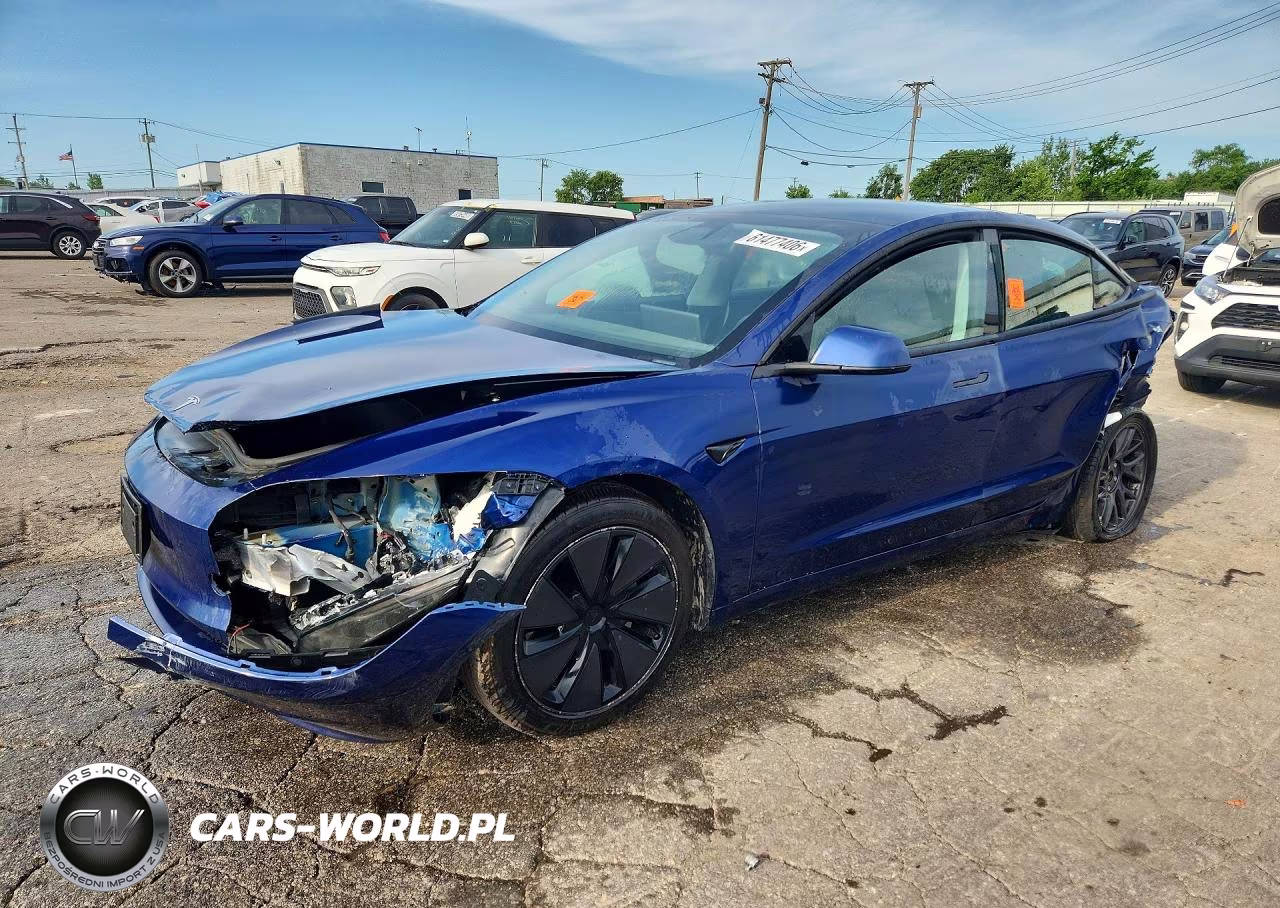 2025 Tesla Model 3 – zdjęcie 1 z 12