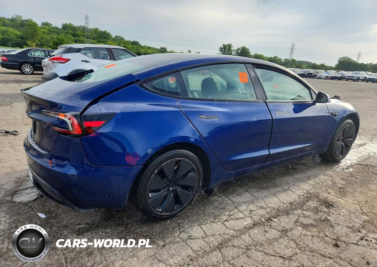2025 Tesla Model 3 VIN:5YJ3E1EAXSF038068 - 3