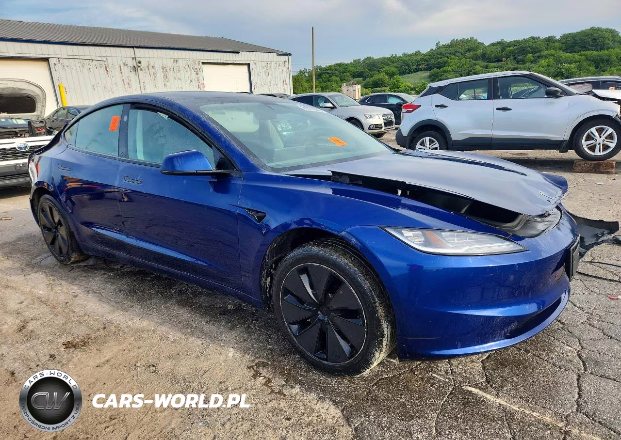 2025 Tesla Model 3 VIN:5YJ3E1EAXSF038068 - 4