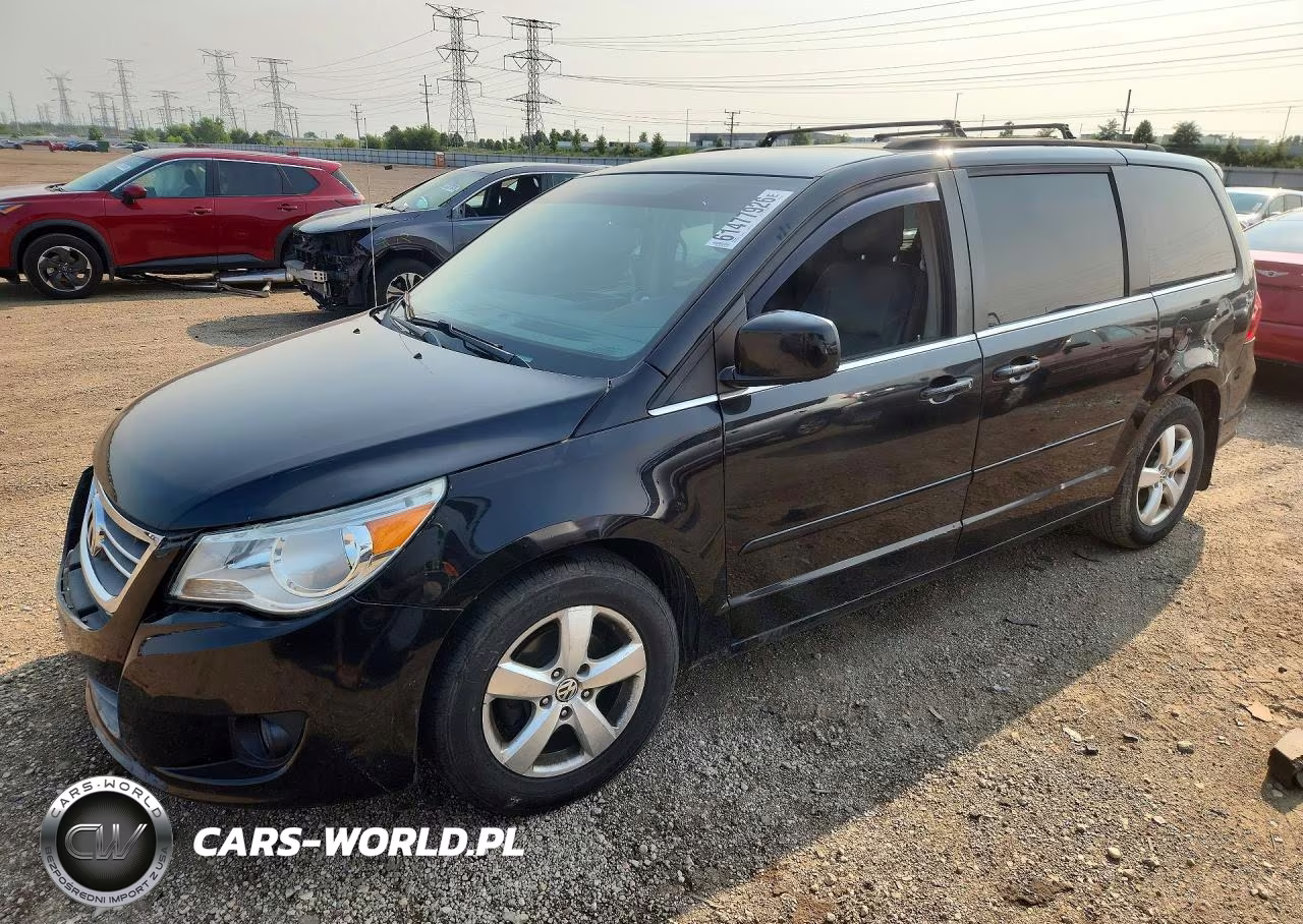 2011 Volkswagen Routan Se