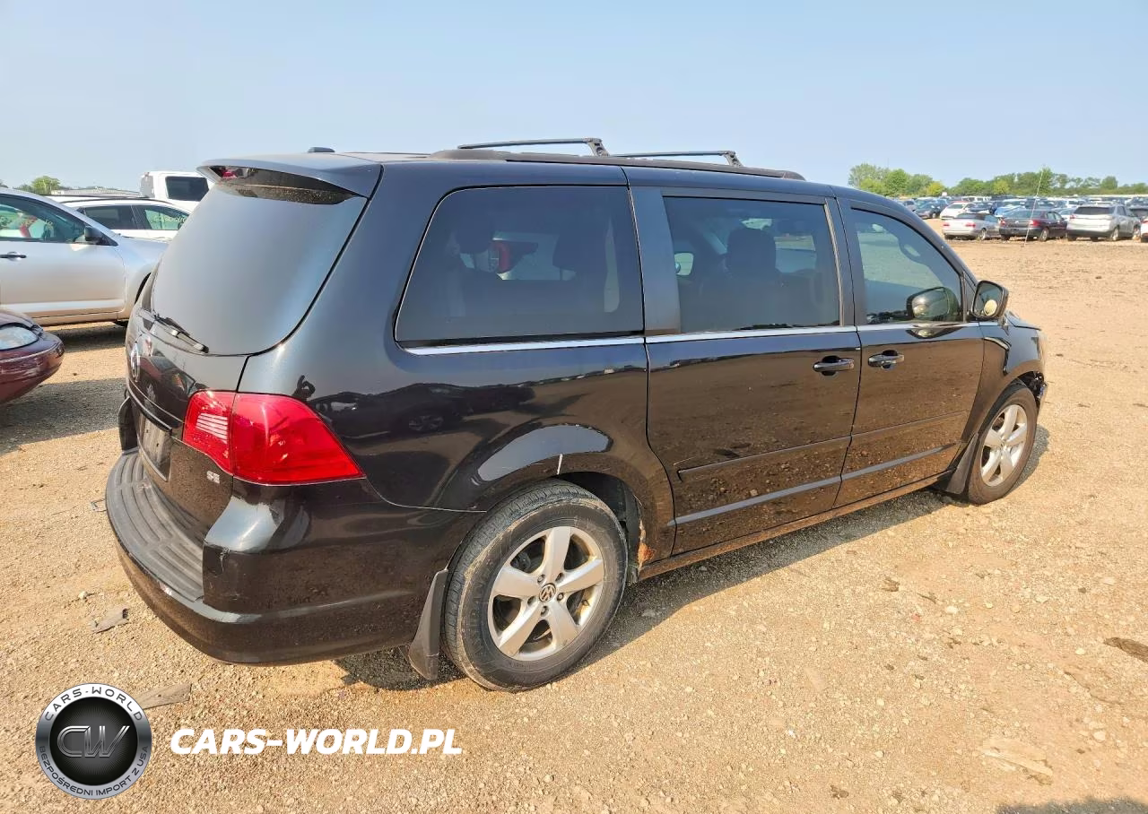 2011 Volkswagen Routan Se VIN:2V4RW3DG9BR670806 - 3