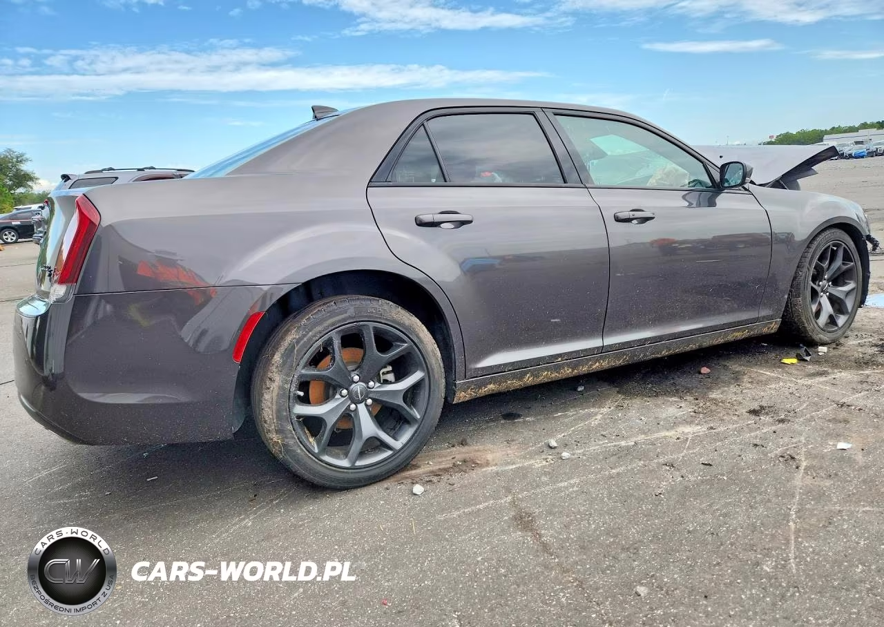 2023 Chrysler 300 S VIN:2C3CCABG7PH565506 - 3
