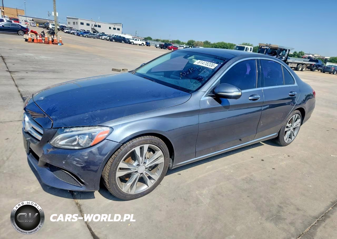 2015 Mercedes-Benz C 300 – zdjęcie 1 z 12