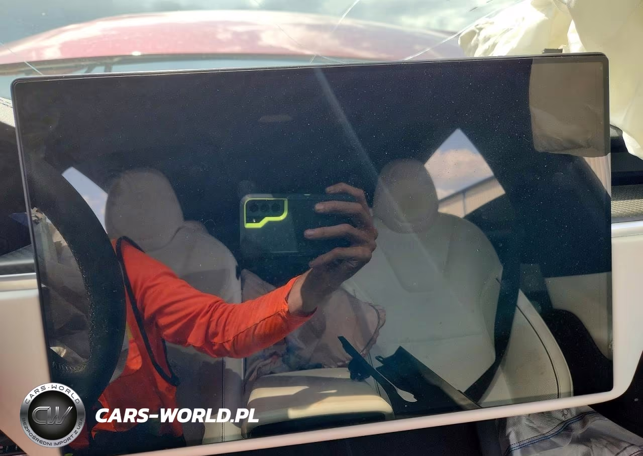 2023 Tesla Model X VIN:7SAXCBE66PF430614 - 9