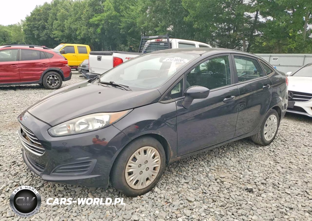 2015 Ford Fiesta S – zdjęcie 1 z 12