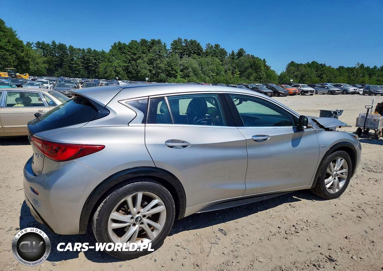 2018 Infiniti Qx30 Luxury VIN:SJKCH5CP1JA057926 - 3