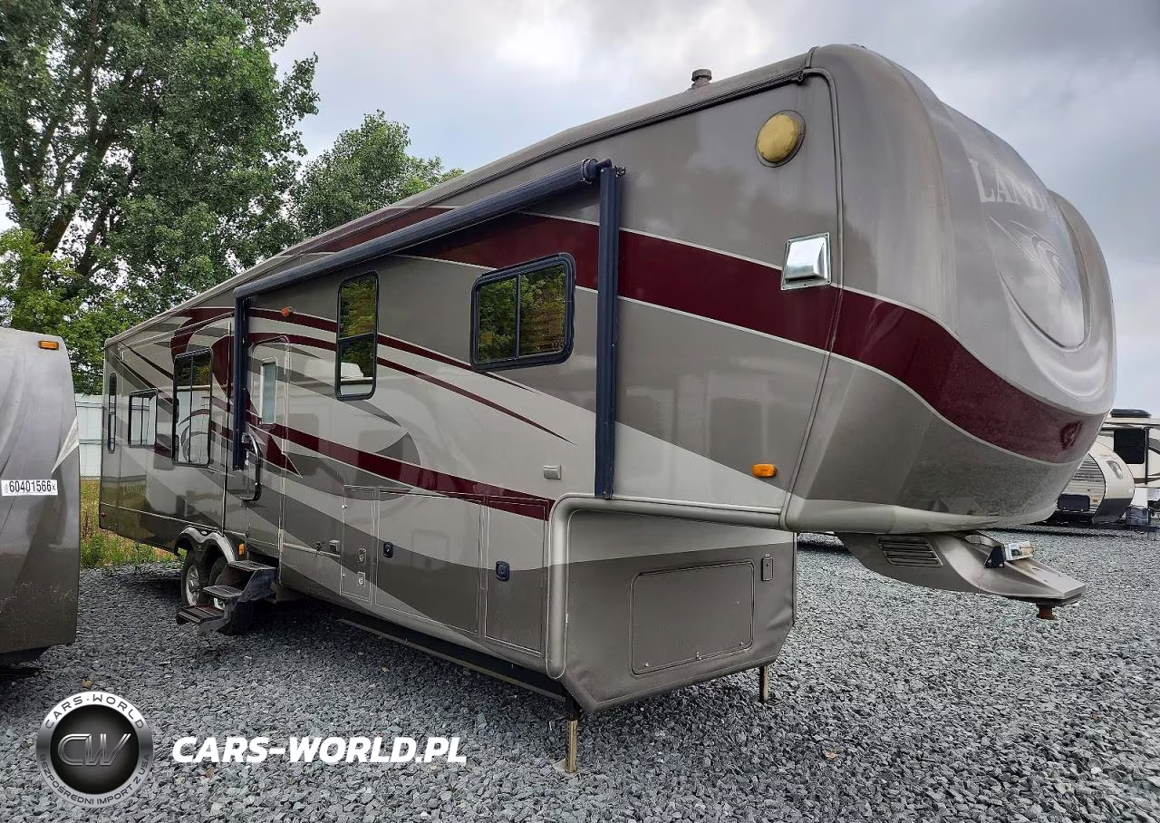 2010 Heartland Landmark Camper – zdjęcie 1 z 10