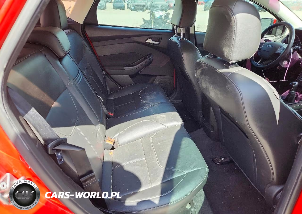 2016 Ford Focus Se VIN:1FADP3K24GL363882 - 10