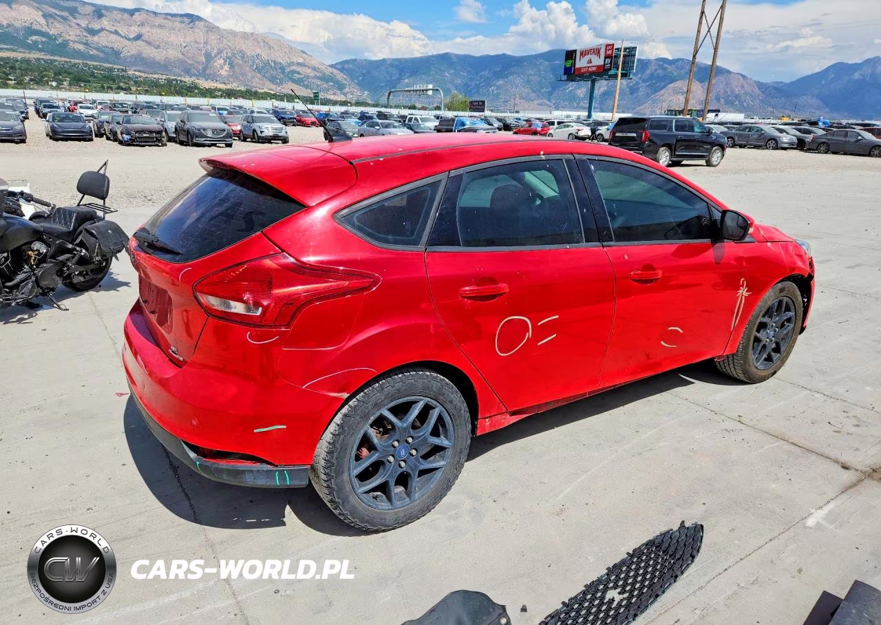 2016 Ford Focus Se VIN:1FADP3K24GL363882 - 3