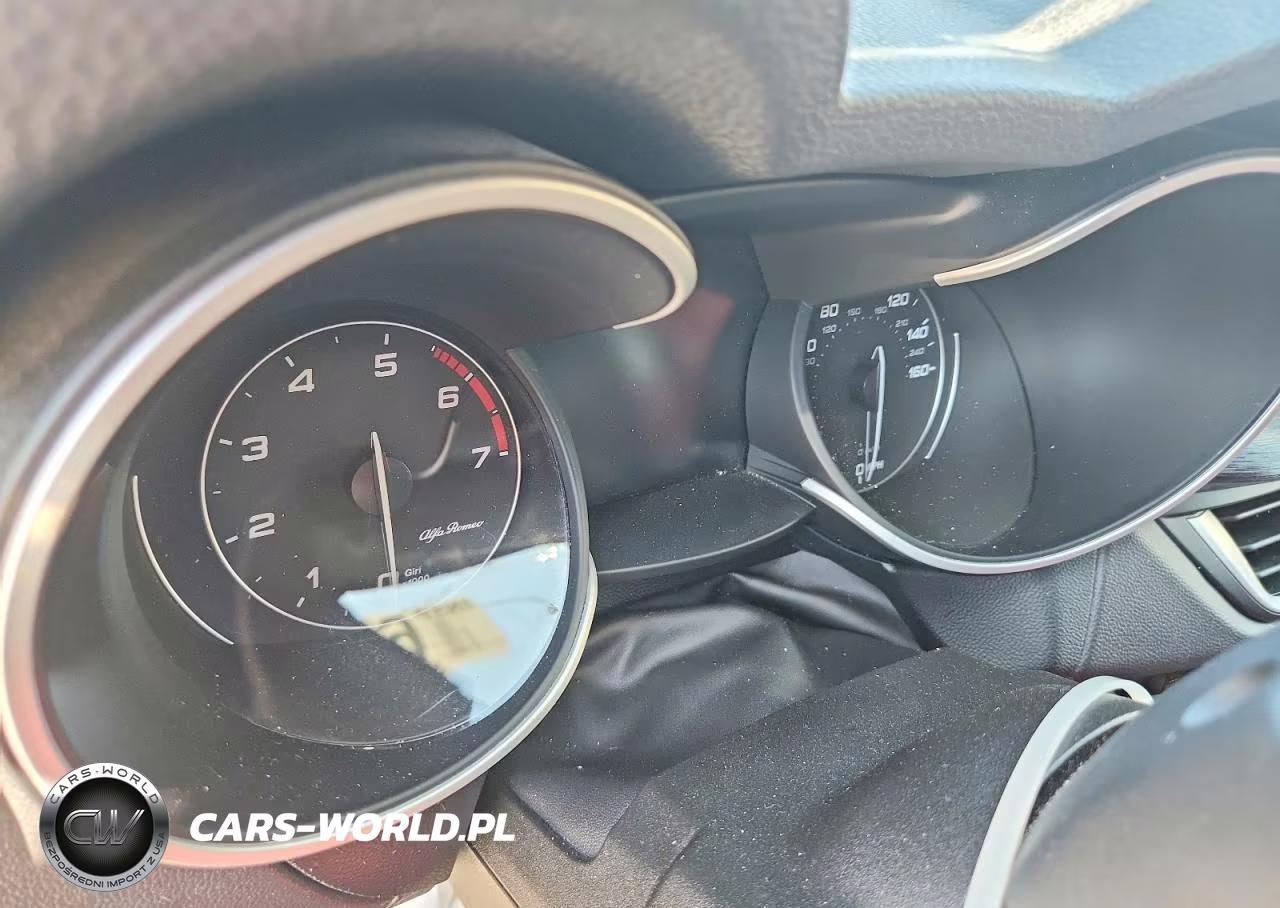 2022 Alfa Romeo Stelvio VIN:ZASPAKANXN7D24726 - 9