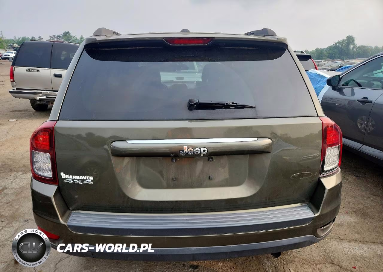 2016 Jeep Compass Latitude VIN:1C4NJDEB7GD541876 - 6