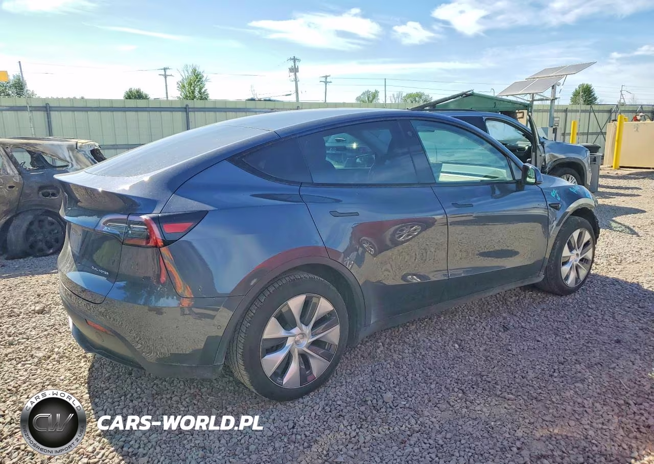 2021 Tesla Model Y VIN:5YJYGDEE6MF145920 - 3