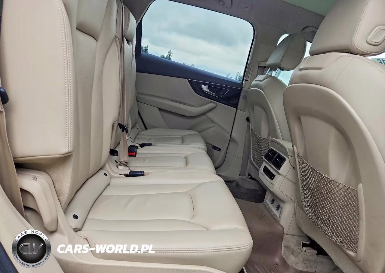 2018 Audi Q7 Premium Plus VIN:WA1LAAF70JD015493 - 11