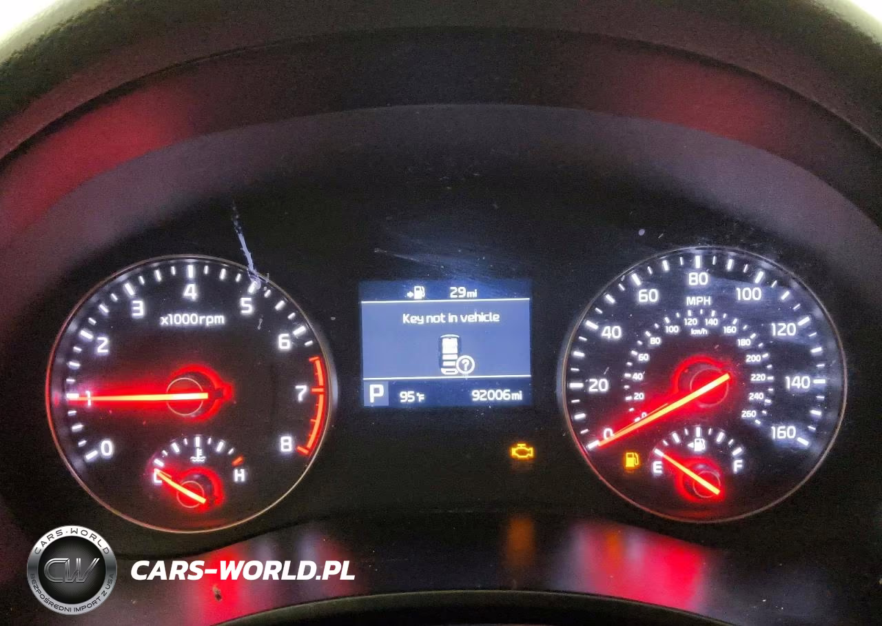 2017 Kia Cadenza Premium VIN:KNALC4J19H5082101 - 9
