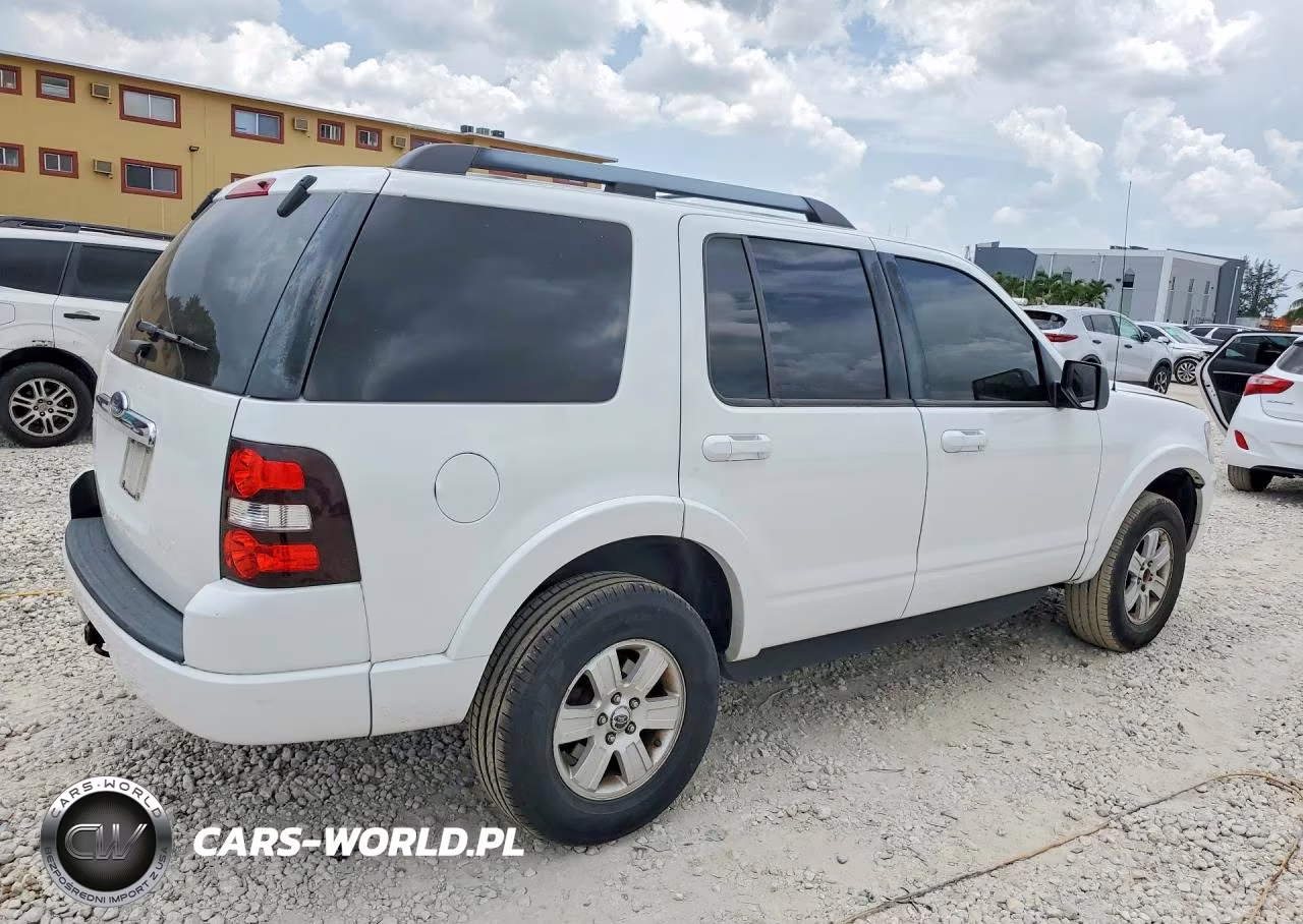 2009 Ford Explorer Xlt VIN:1FMEU63849UA23555 - 3