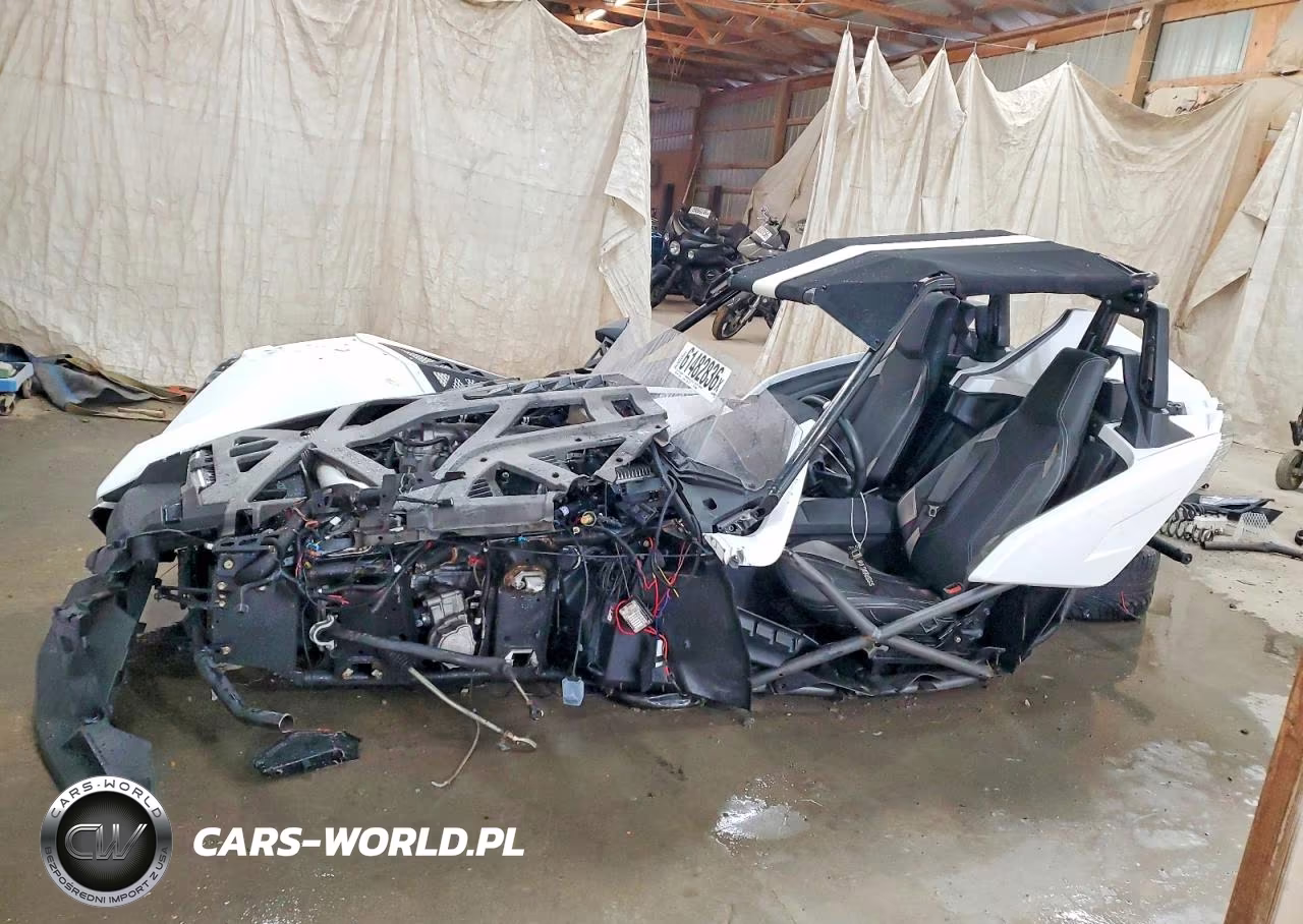 2019 Polaris Slingshot Sl VIN:57XAAPFA2K8132666 - 3