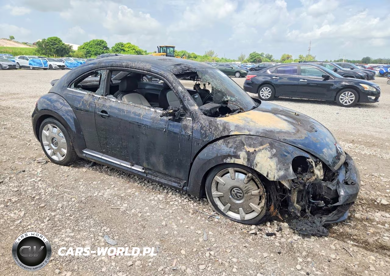 2019 Volkswagen Beetle Se VIN:3VWJD7AT6KM713072 - 4