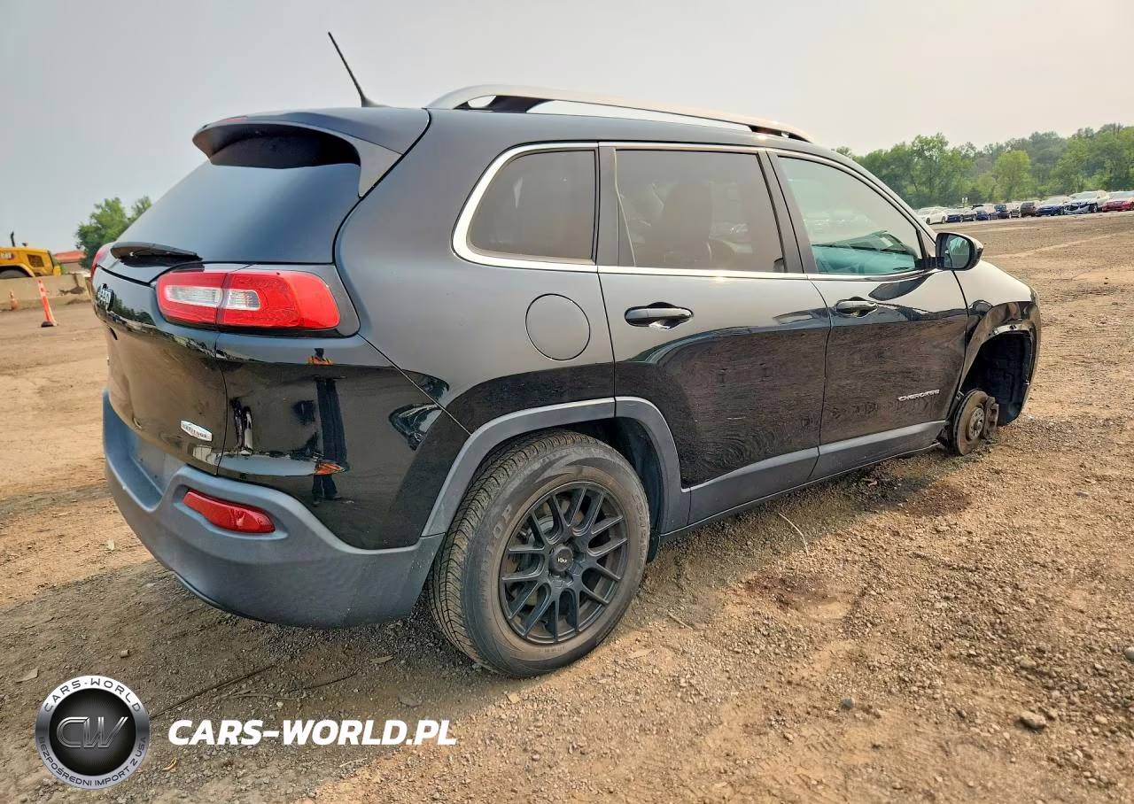 2018 Jeep Cherokee Latitude VIN:1C4PJMCB8JD550217 - 3
